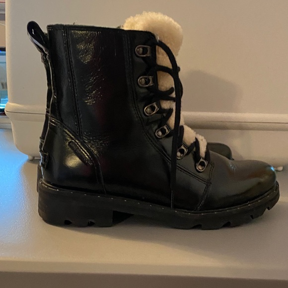 Sorel Black Leather Combat Boots with Cream Lining - Picture 5 of 5